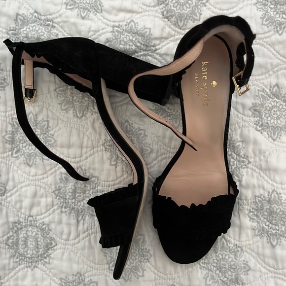 Kate Spade Odele 10M black suede block heel with ruffle 4” heel - Picture 2 of 8